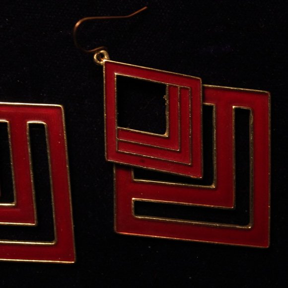 [UNKNOWN] Red Rhomboid Earrings - Picture 7 of 11